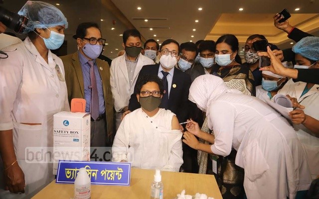 ICT Minister Zunaid Ahmed Palak becomes first lawmaker to receive the covid19 vaccine Bangladesh