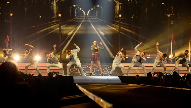 Taylor Swift launches U.S. tour in Louisiana in 2015 | USA Today